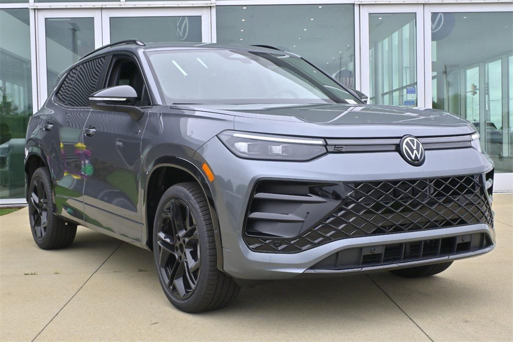 new 2025 Volkswagen Tiguan car, priced at $35,098
