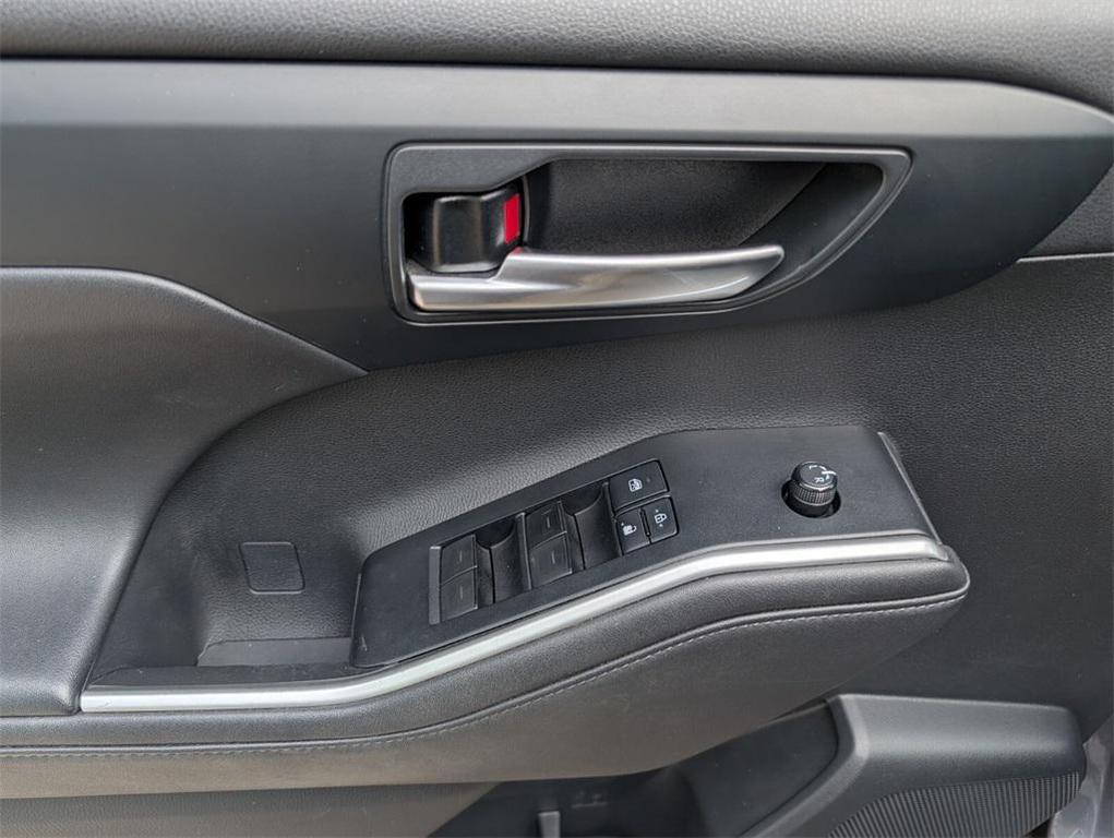 used 2020 Toyota Highlander car, priced at $22,591