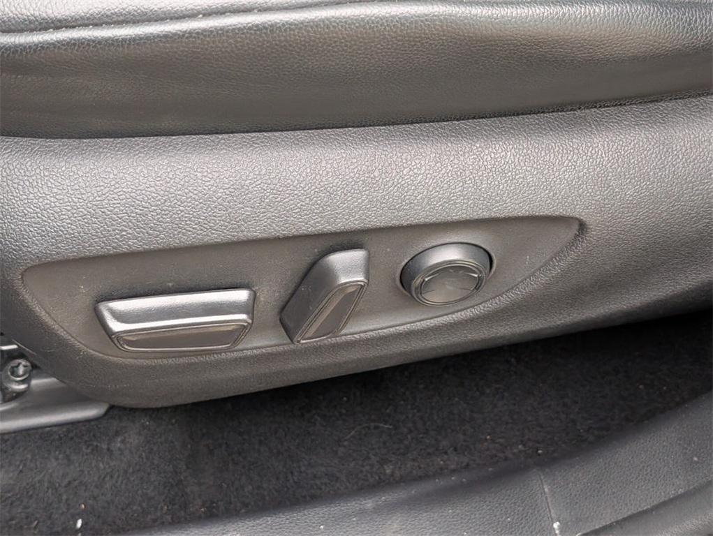 used 2020 Toyota Highlander car, priced at $22,591