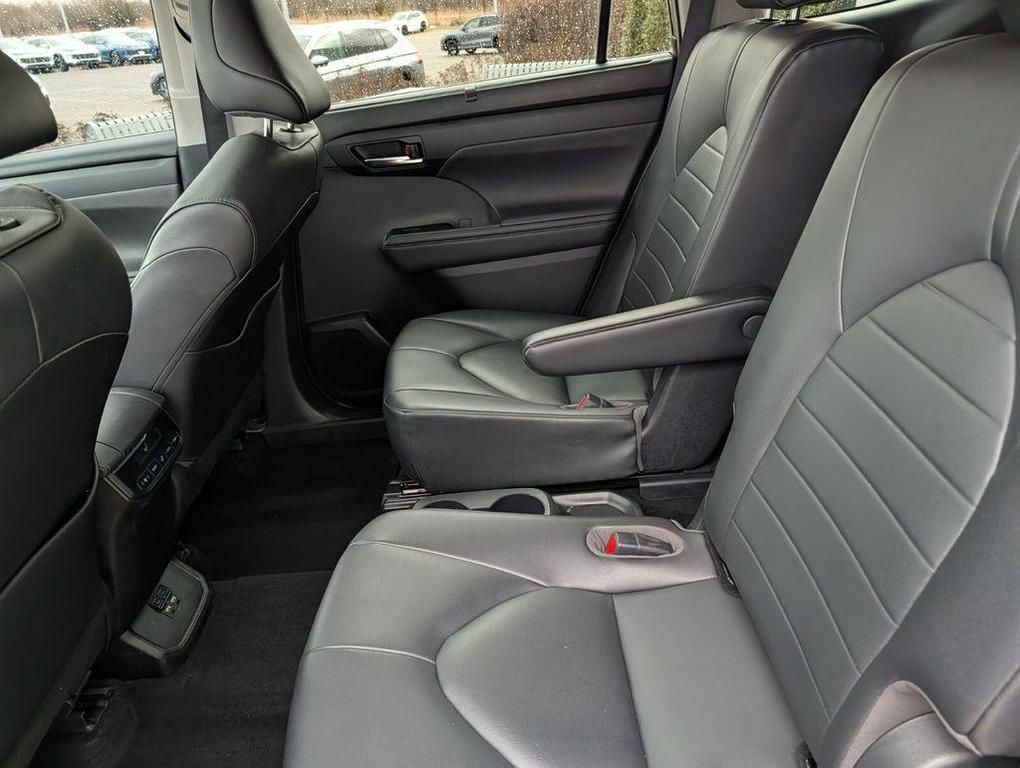 used 2020 Toyota Highlander car, priced at $21,991