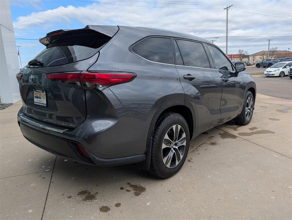 used 2020 Toyota Highlander car, priced at $22,591