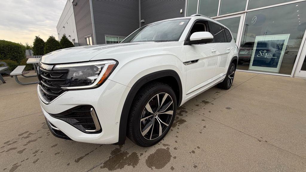 used 2025 Volkswagen Atlas car, priced at $43,891