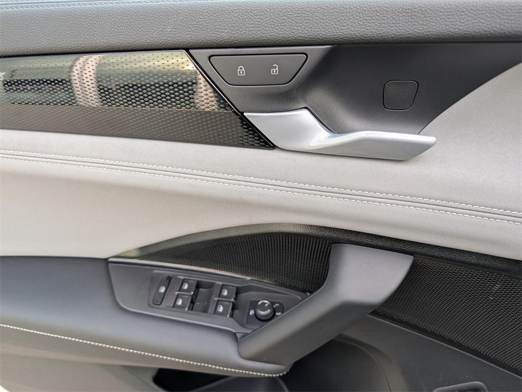 new 2026 Volkswagen Tiguan car, priced at $36,384