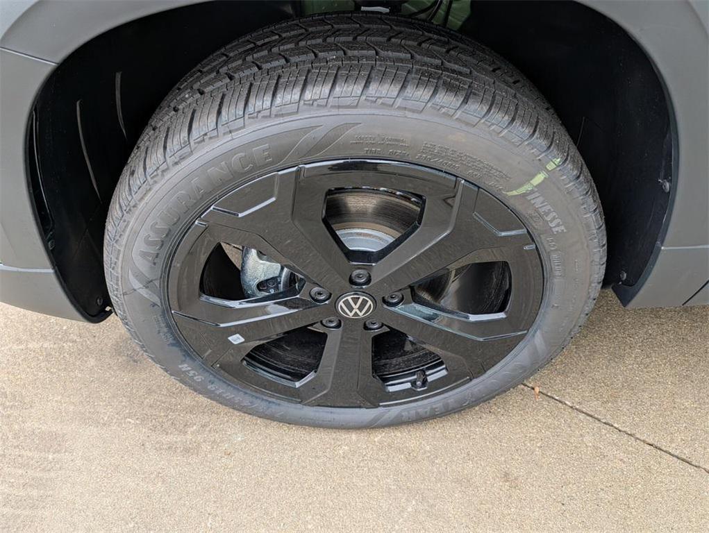 new 2026 Volkswagen Taos car, priced at $34,756