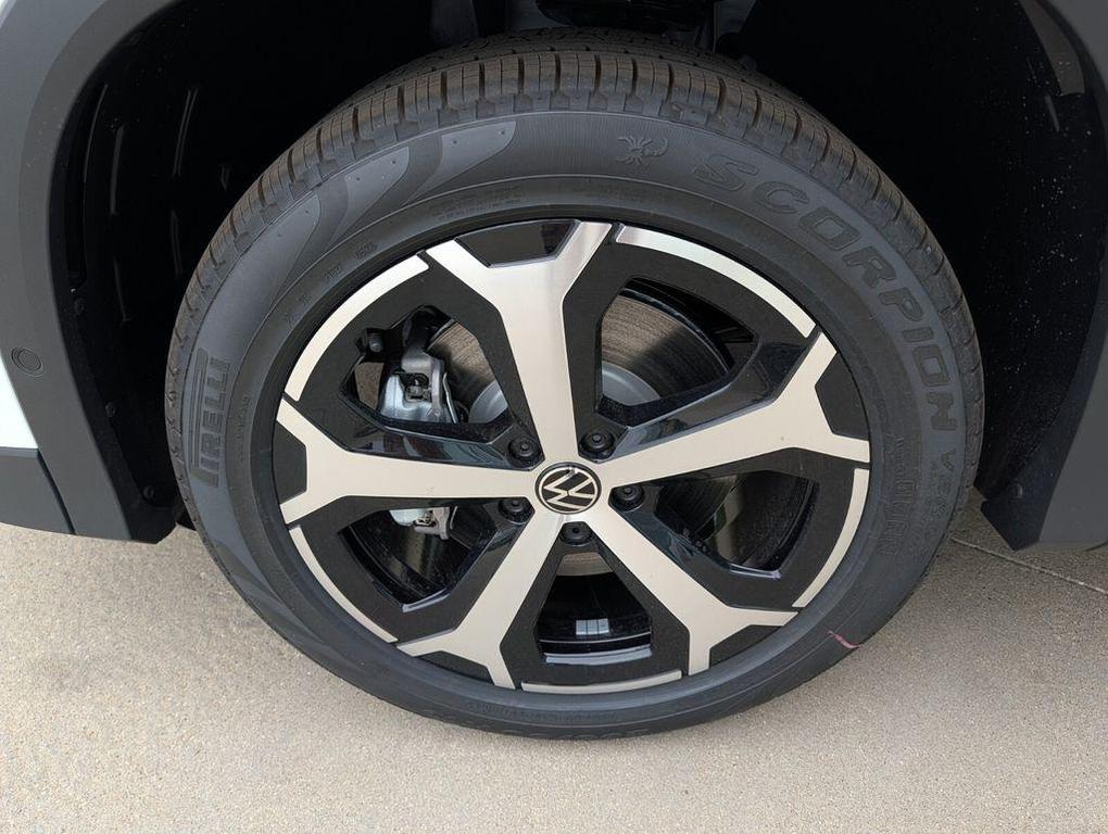 new 2026 Volkswagen Tiguan car, priced at $34,619