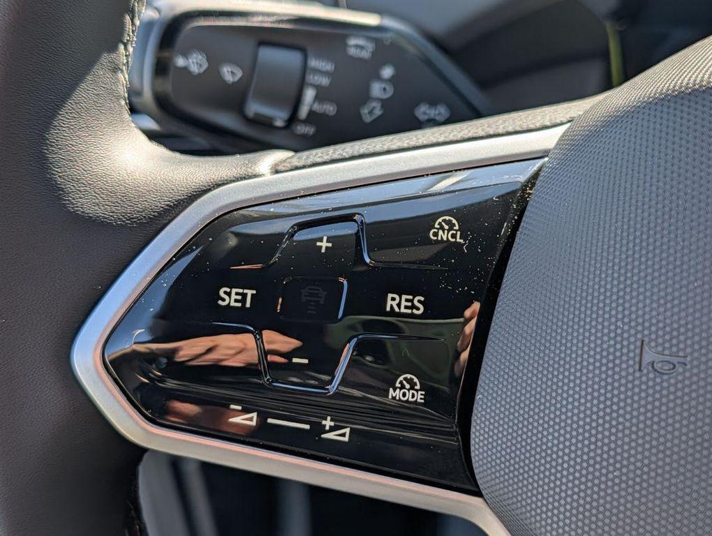 new 2026 Volkswagen ID.4 car, priced at $43,323