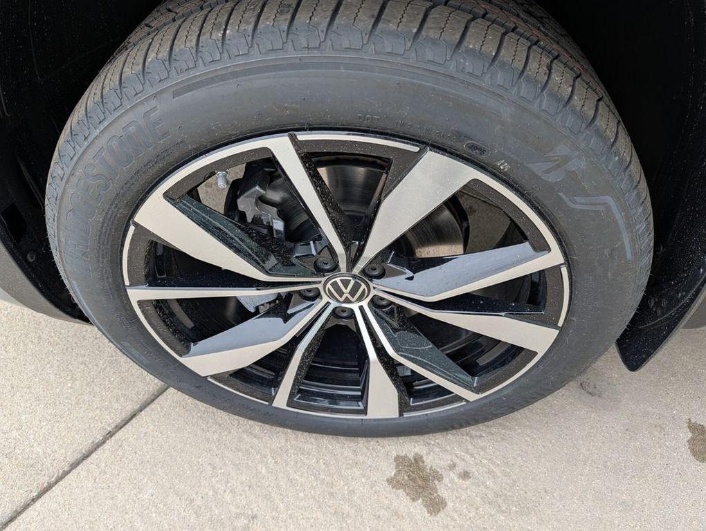 new 2026 Volkswagen Atlas Cross Sport car, priced at $52,902