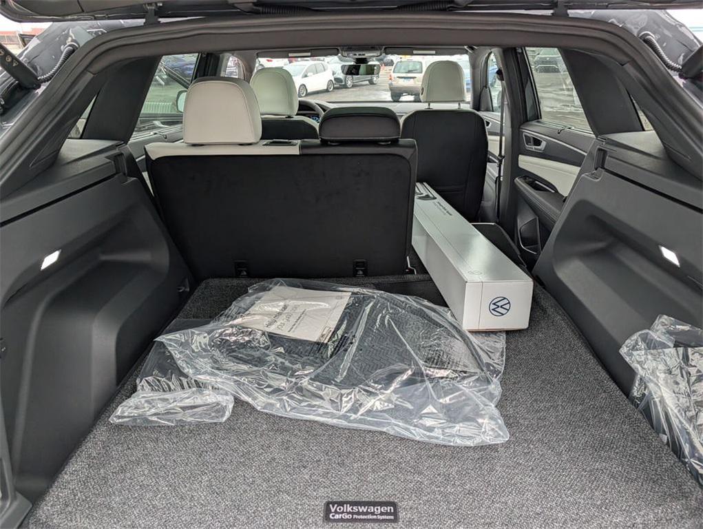 new 2026 Volkswagen Atlas Cross Sport car, priced at $52,406