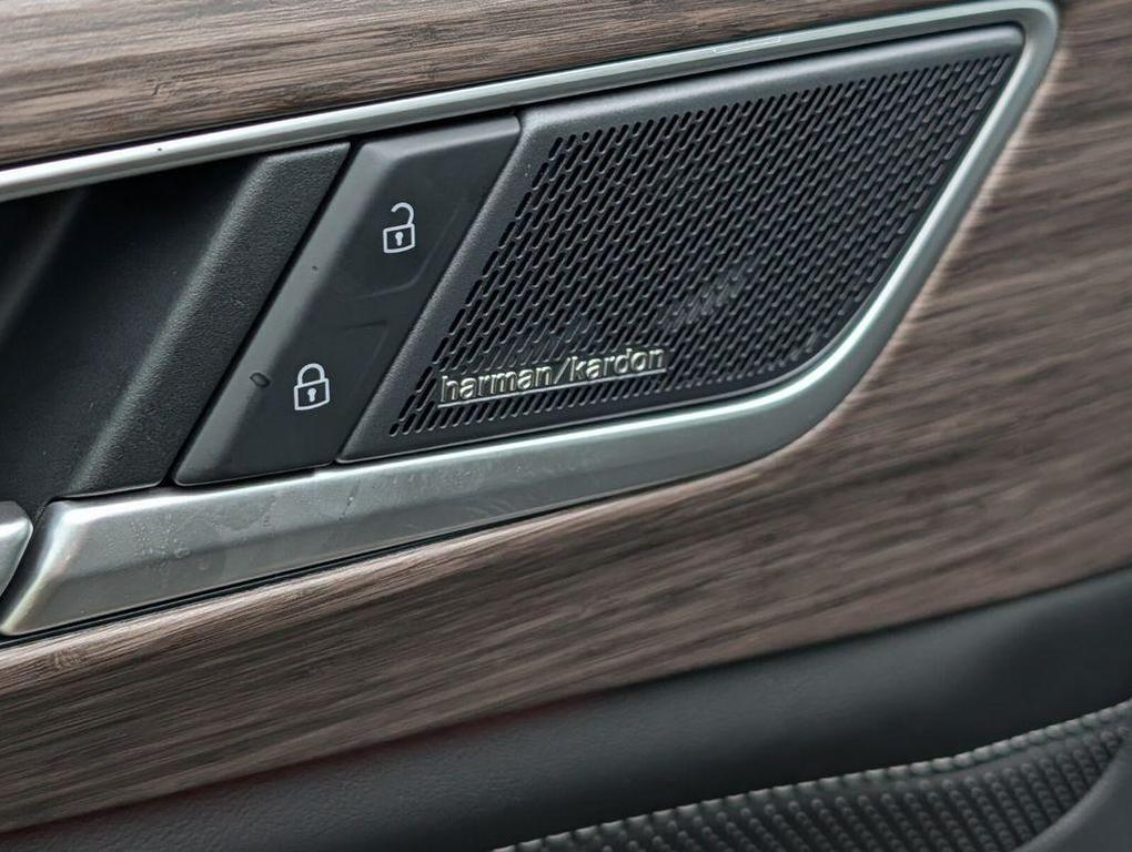 new 2026 Volkswagen Atlas car, priced at $54,551