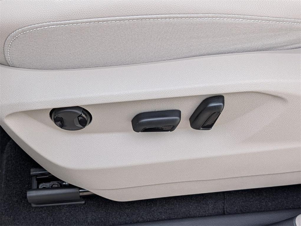 new 2026 Volkswagen Atlas car, priced at $39,682