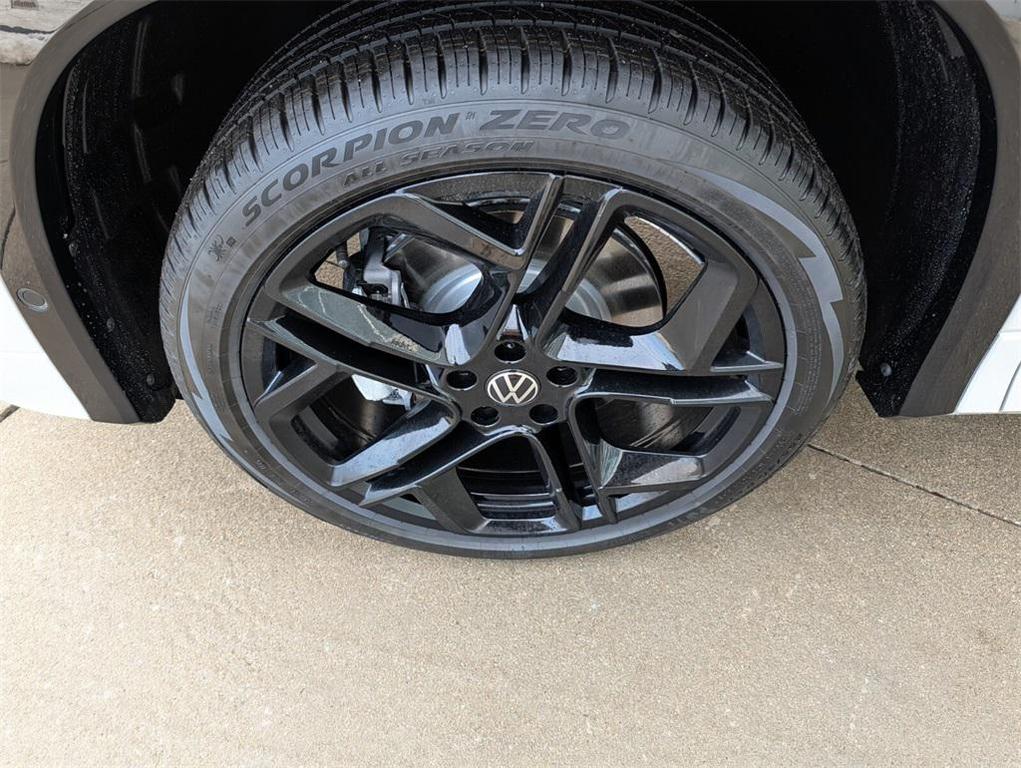 new 2026 Volkswagen Tiguan car, priced at $38,854