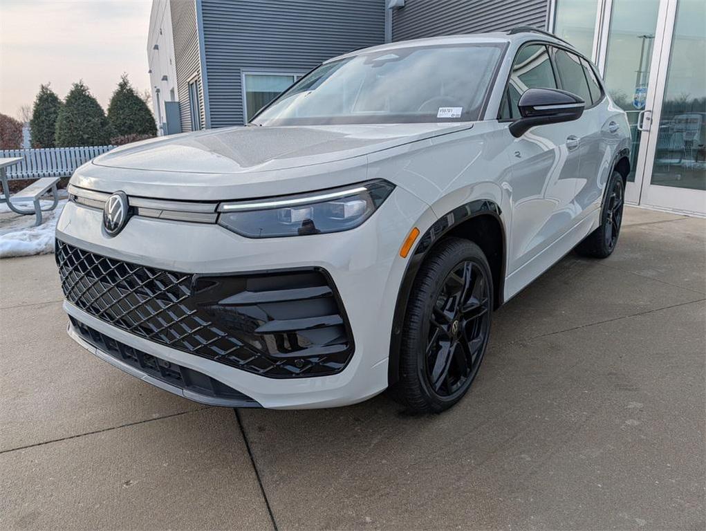 new 2026 Volkswagen Tiguan car, priced at $38,854