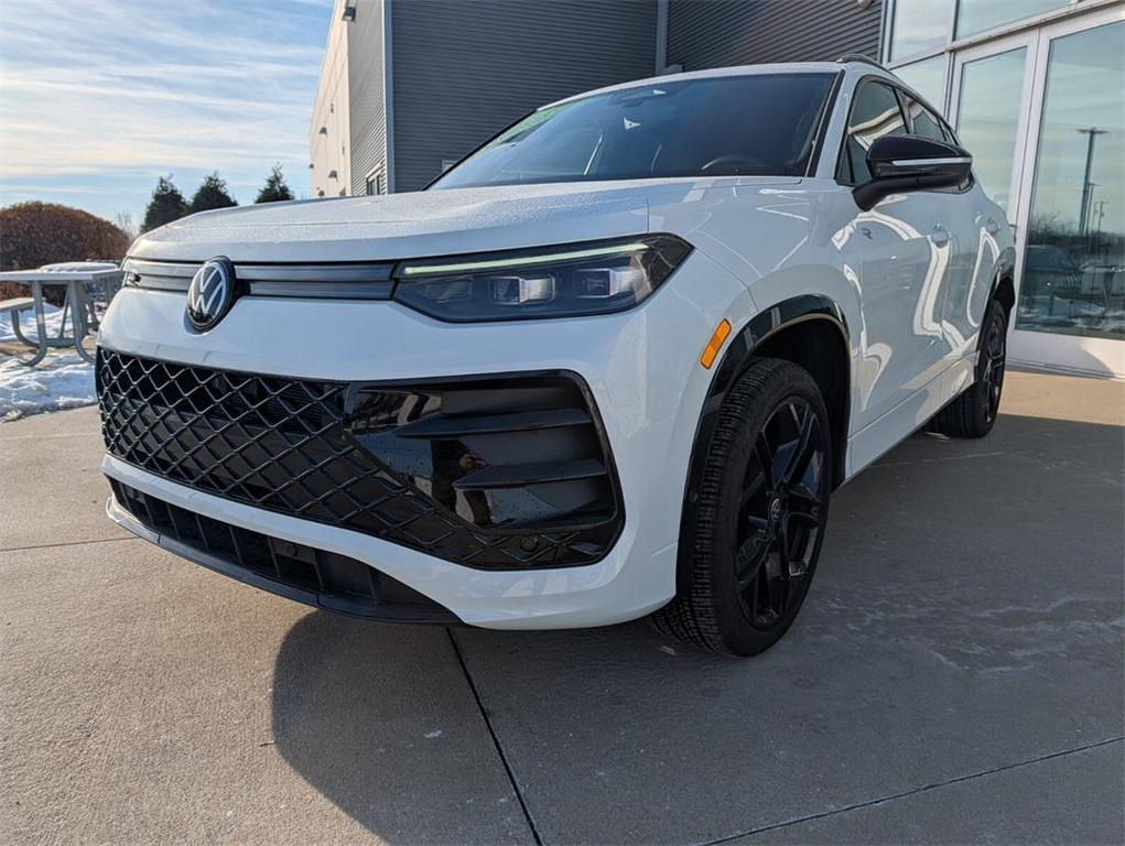 used 2025 Volkswagen Tiguan car