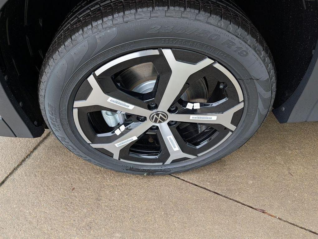 new 2026 Volkswagen Tiguan car, priced at $36,384