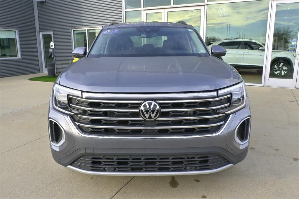used 2025 Volkswagen Atlas car, priced at $32,491