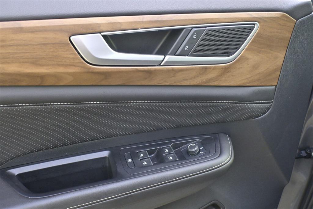 used 2025 Volkswagen Atlas car, priced at $32,491