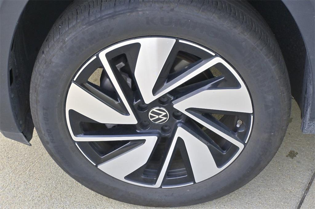 used 2025 Volkswagen Atlas car, priced at $32,491