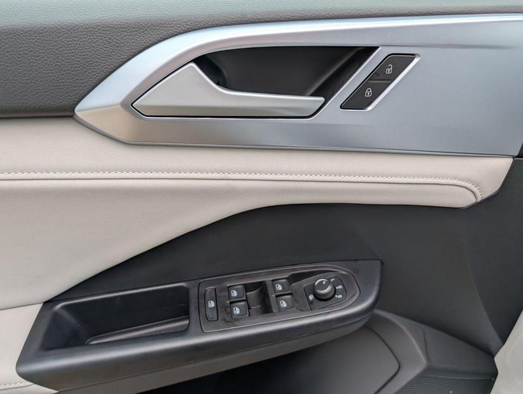 new 2026 Volkswagen Taos car, priced at $32,597