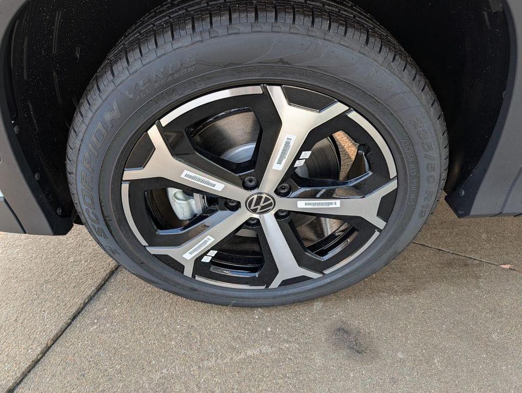 new 2026 Volkswagen Tiguan car, priced at $36,407