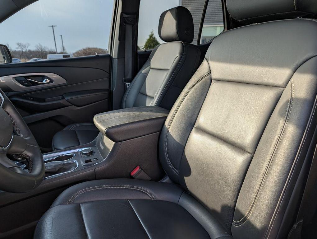 used 2023 Chevrolet Traverse car, priced at $33,691