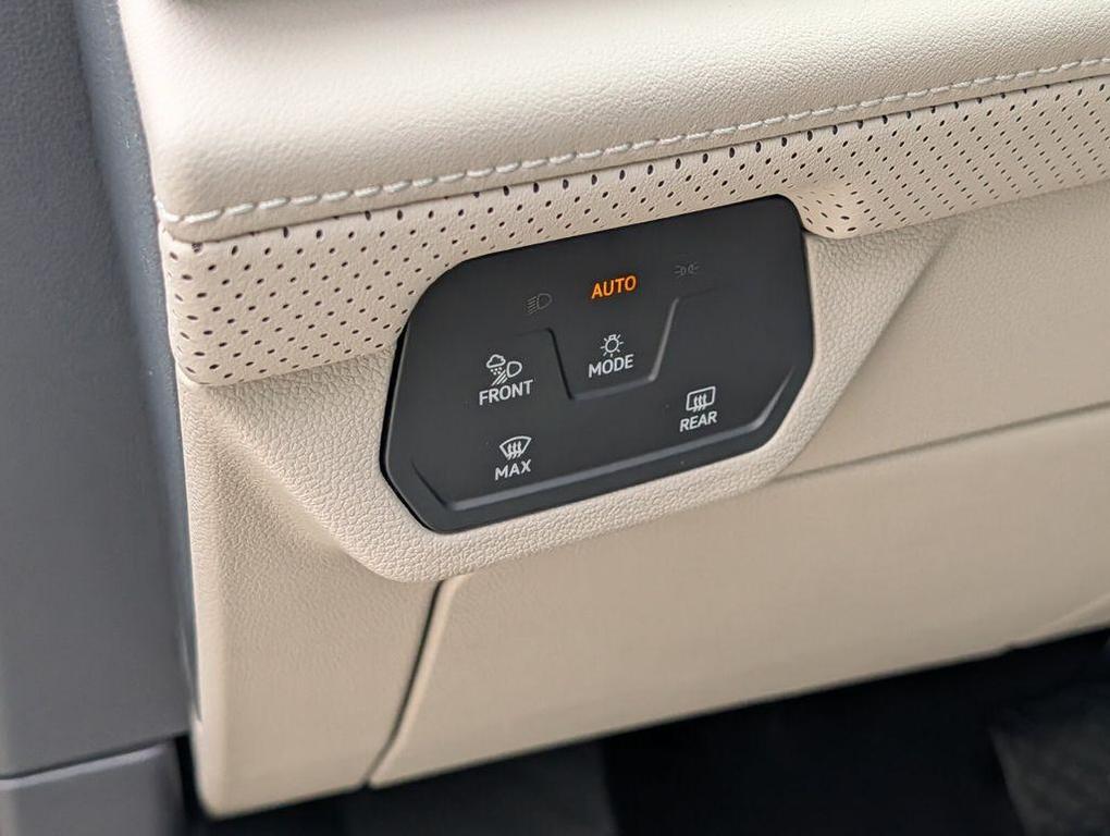 new 2026 Volkswagen Atlas car, priced at $44,451