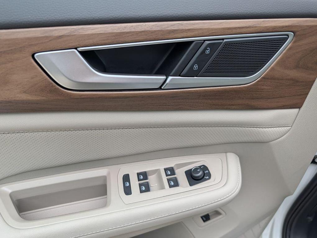 new 2026 Volkswagen Atlas car, priced at $44,451