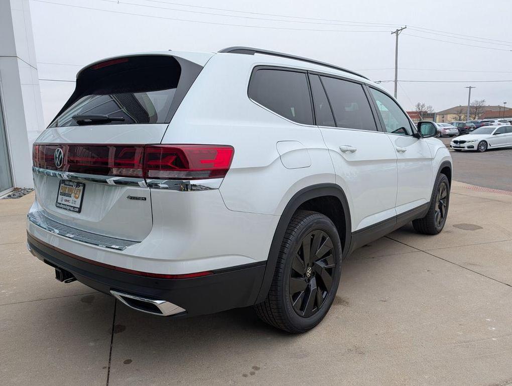 new 2026 Volkswagen Atlas car, priced at $44,451