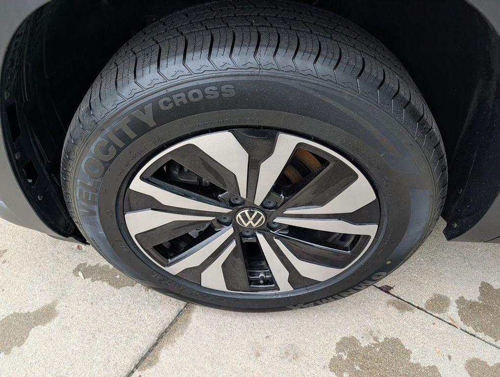 used 2025 Volkswagen Atlas Cross Sport car, priced at $28,991
