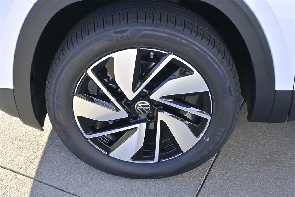 new 2026 Volkswagen Atlas car, priced at $45,167