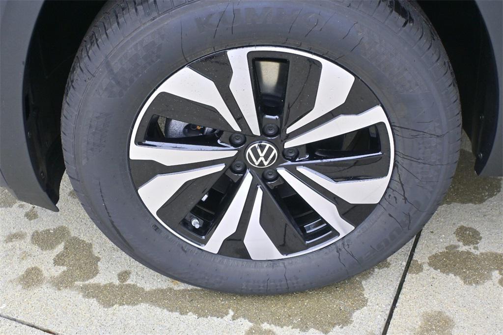 new 2026 Volkswagen Atlas Cross Sport car, priced at $39,450