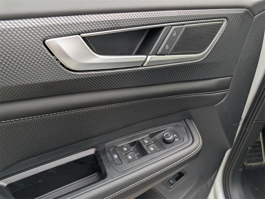 new 2026 Volkswagen Atlas Cross Sport car, priced at $49,237