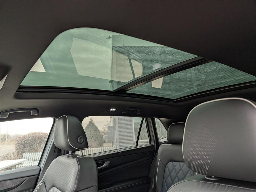 new 2026 Volkswagen Atlas Cross Sport car, priced at $51,919