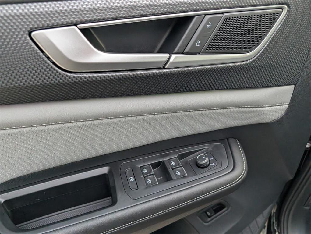 new 2026 Volkswagen Atlas Cross Sport car, priced at $48,800