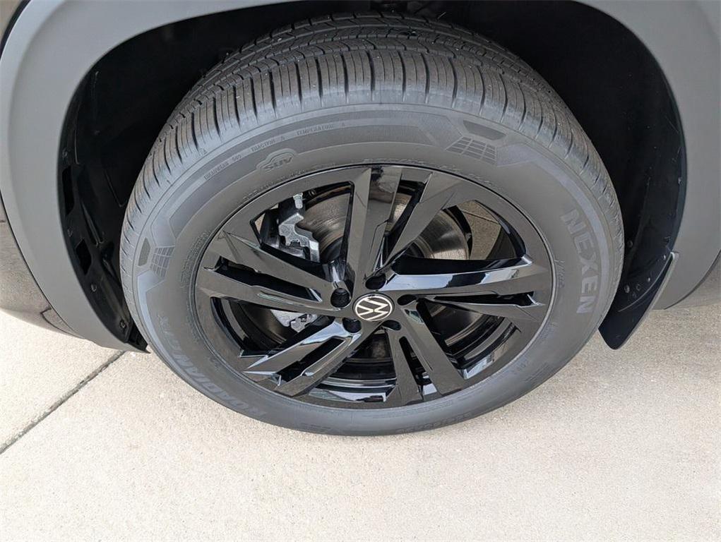 new 2026 Volkswagen Atlas Cross Sport car, priced at $48,800