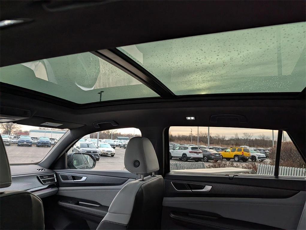 new 2026 Volkswagen Atlas Cross Sport car, priced at $48,800