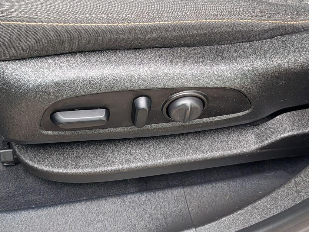 used 2021 Chevrolet Equinox car, priced at $18,991