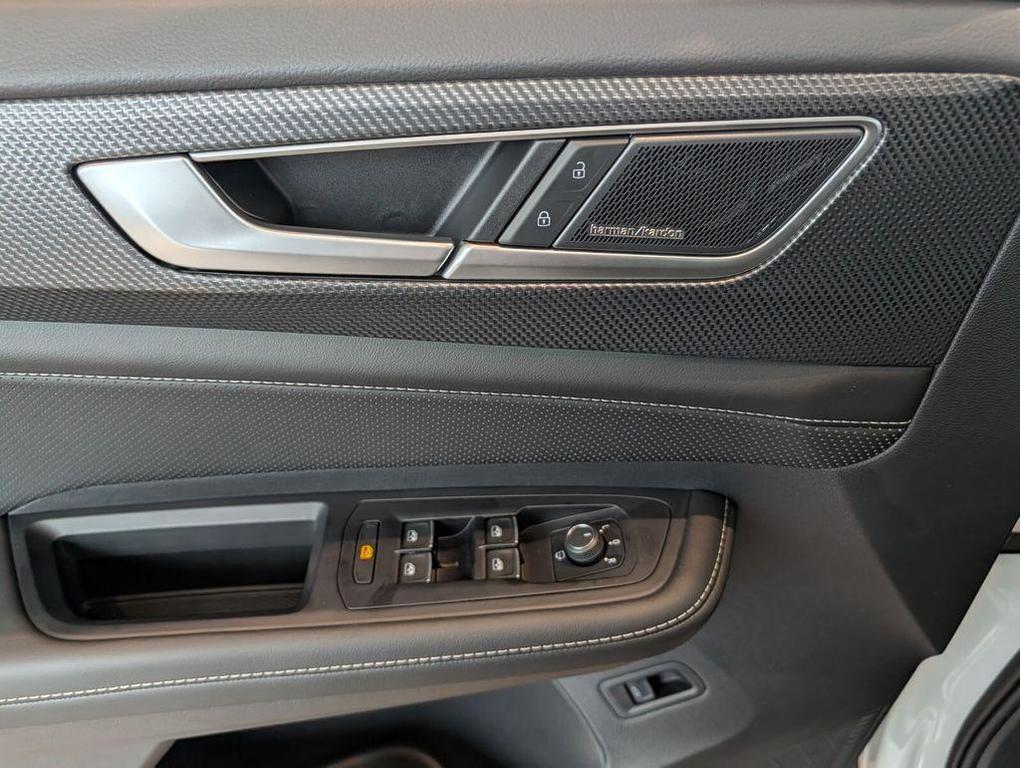 new 2026 Volkswagen Atlas Cross Sport car, priced at $51,191