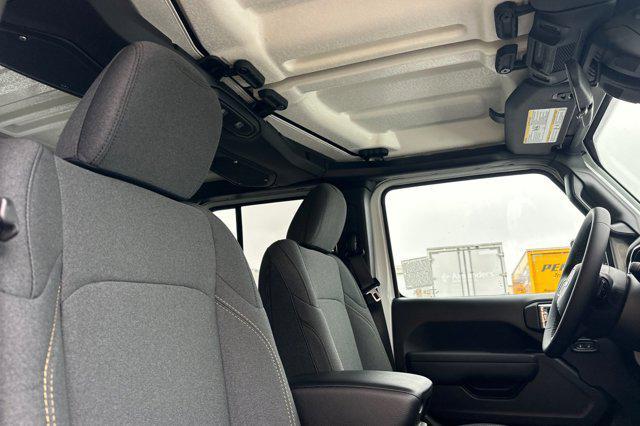 new 2026 Jeep Gladiator car, priced at $42,031