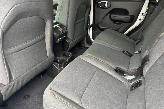 new 2026 Jeep Gladiator car, priced at $42,031