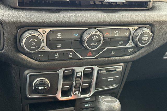 new 2026 Jeep Gladiator car, priced at $42,031