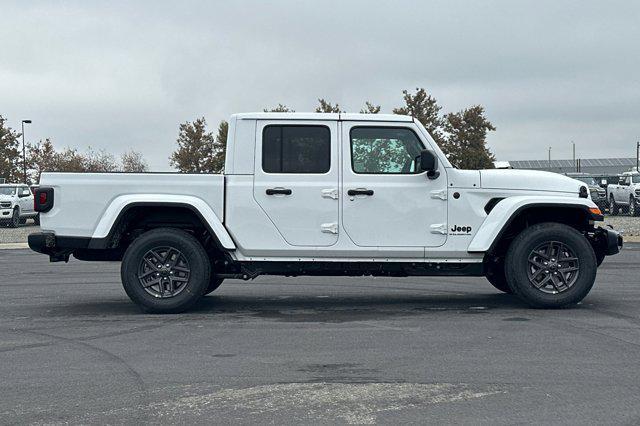 new 2026 Jeep Gladiator car, priced at $42,031