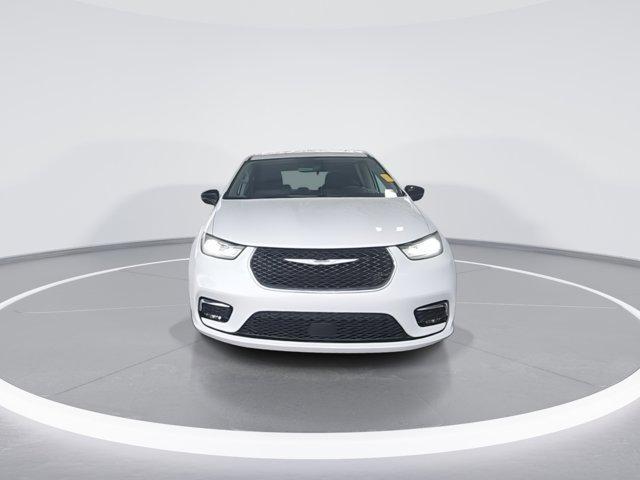 used 2024 Chrysler Pacifica car, priced at $25,669