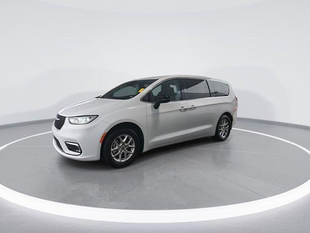 used 2024 Chrysler Pacifica car, priced at $25,669