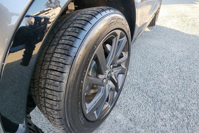 used 2019 Land Rover Discovery car, priced at $20,904