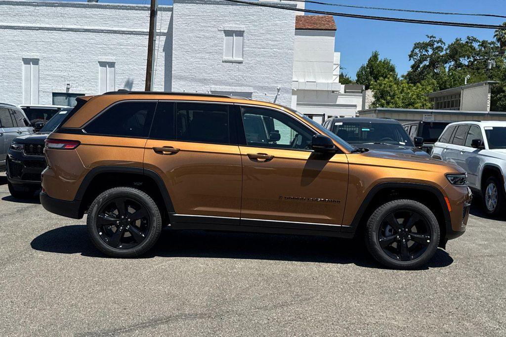 new 2026 Jeep Grand Cherokee car, priced at $42,946