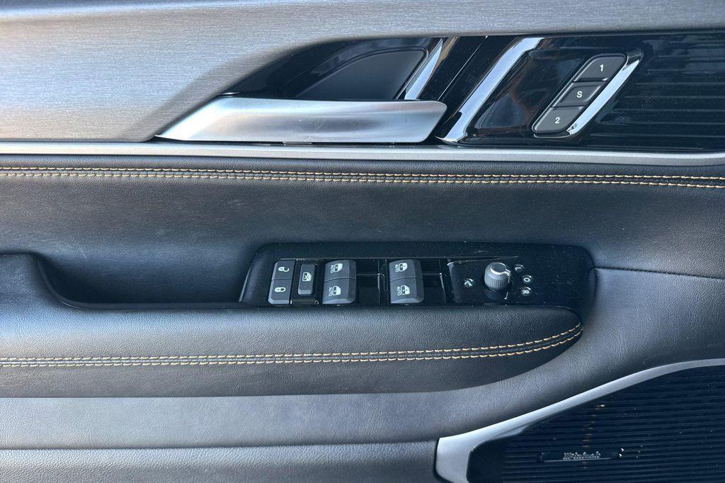 new 2026 Jeep Grand Wagoneer L car, priced at $75,129