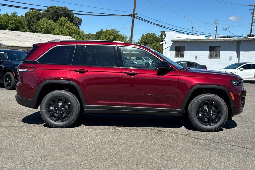 new 2026 Jeep Grand Cherokee car, priced at $37,792