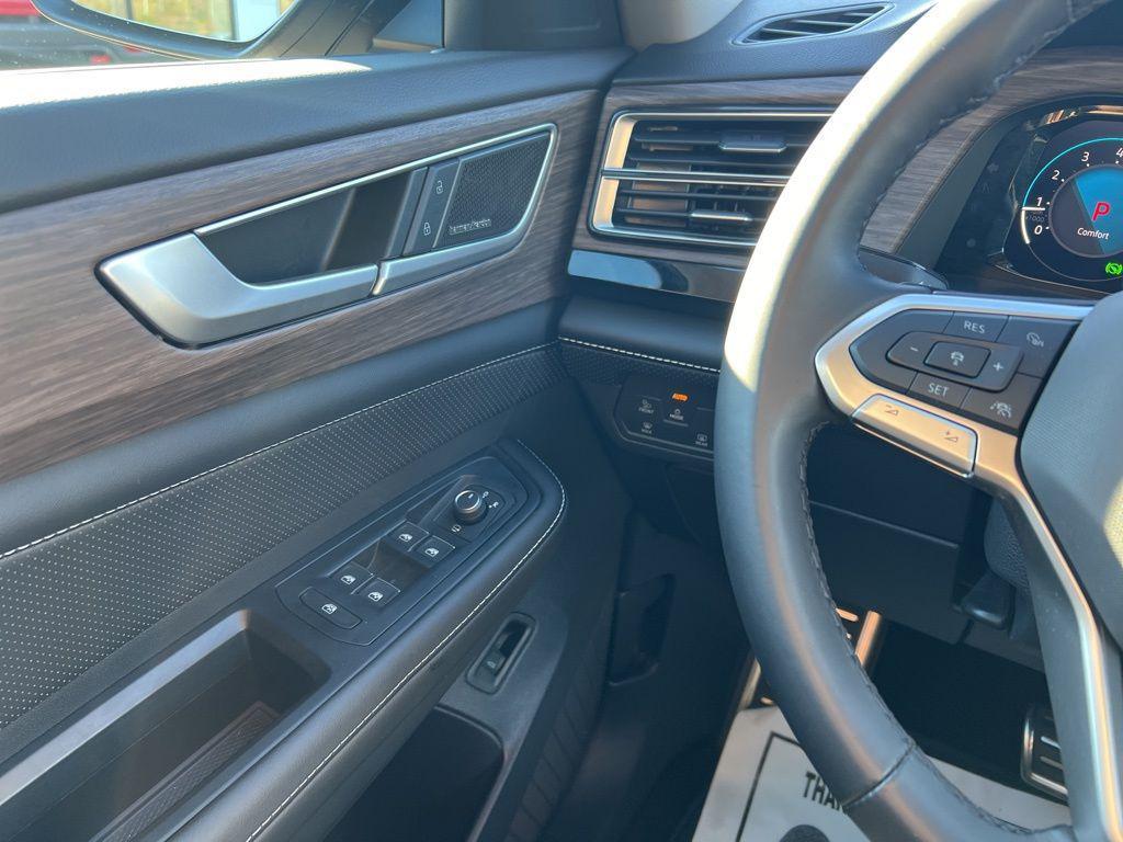 used 2024 Volkswagen Atlas car, priced at $40,598