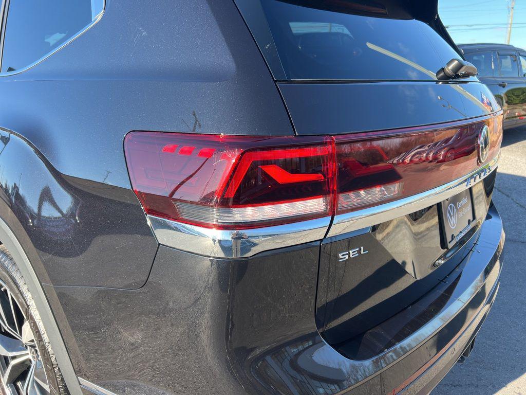 used 2024 Volkswagen Atlas car, priced at $40,598