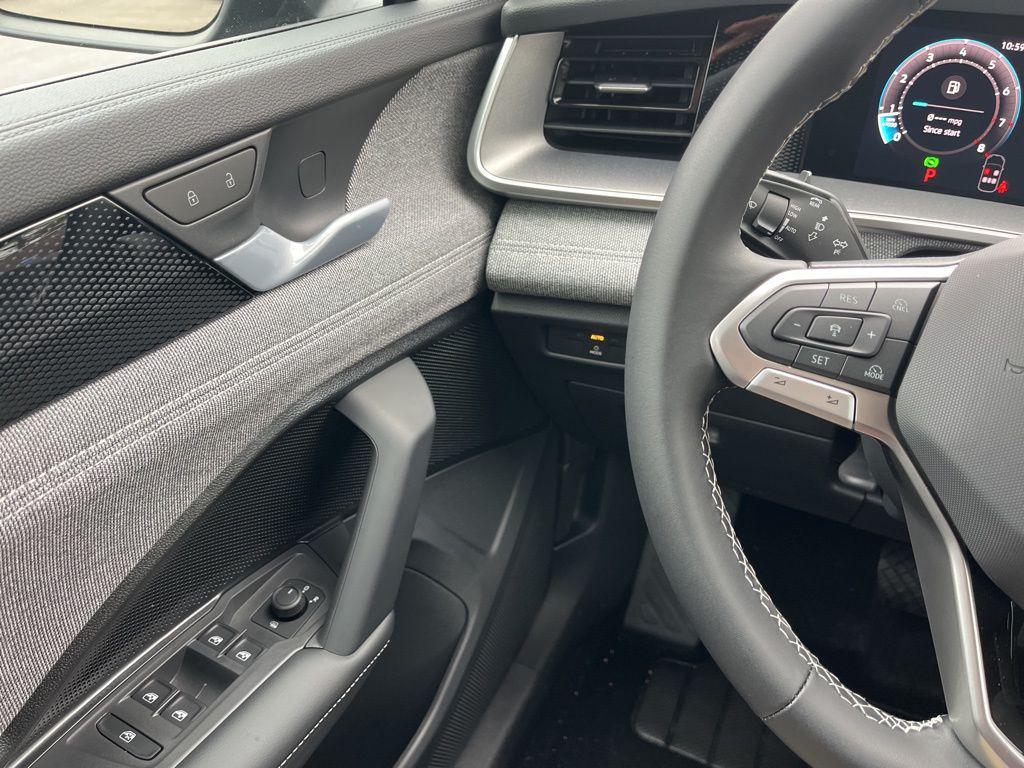 new 2026 Volkswagen Tiguan car, priced at $34,381